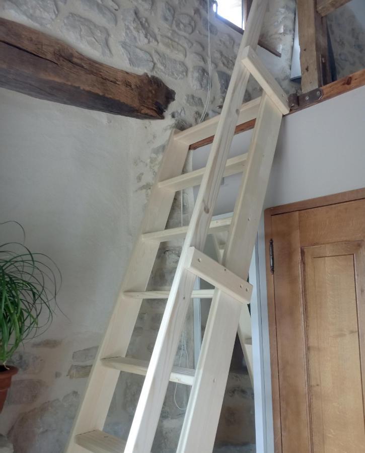 Le Mas De La Coste Saint-Sauveur-de-Cruzière Exteriör bild